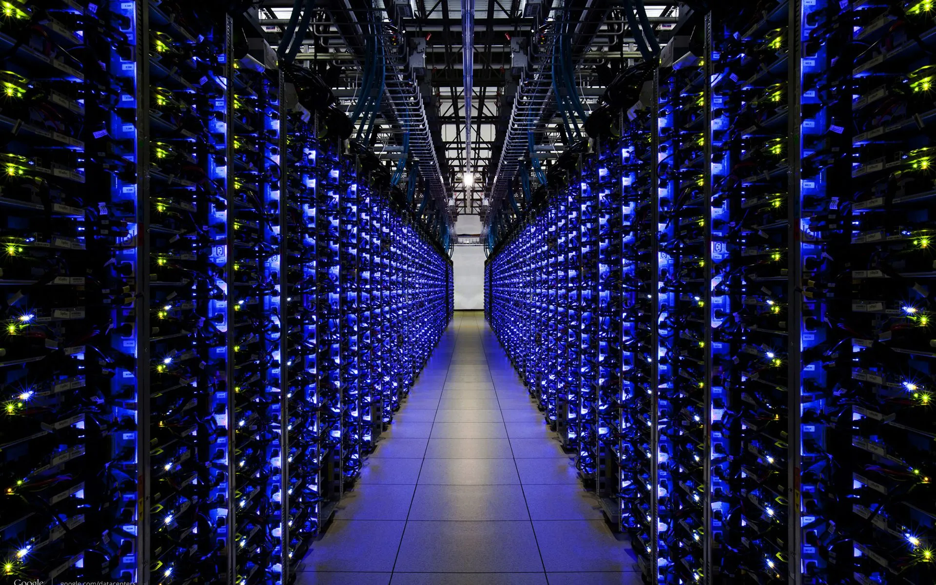 Servers-Server-Farm-Engine-Room Servers-Server-Farm-Engine-Room